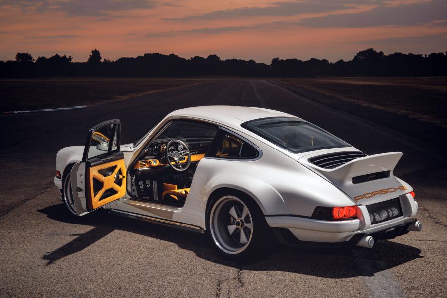  Porsche 911 DLS by Singer 2018 года  (фото 11 из 40)
